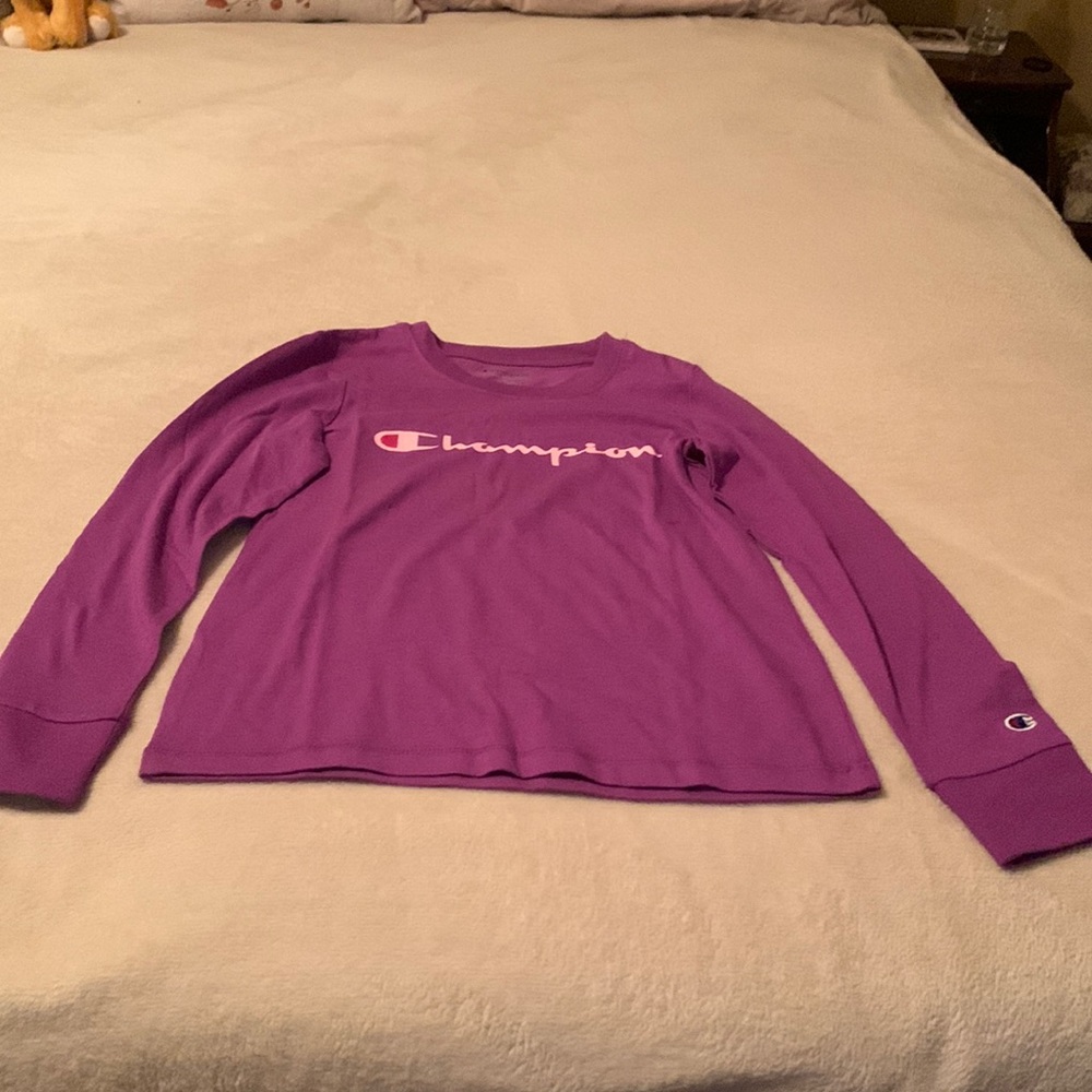 *NWOT Champion purple girls long sleeves t-shirt, size M